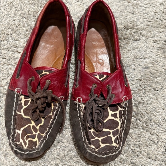 MAKE AN OFFER! 

Ariat Red and Brown Moccasins with Classic Stitching - Picture 2 of 3